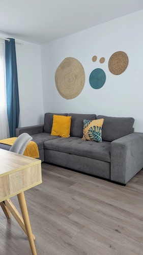 Centrally located apartment, close to Telde beach, The Greey's house E
