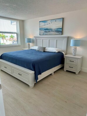2 bedrooms, iron/ironing board, free WiFi, bed sheets - Completely renovated, luxury 2-bedroom condo on Isla Del Sol near St. Pete Beach (St. Petersburg)