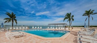 Completely renovated, luxury 2-bedroom condo on Isla Del Sol near St. Pete Beach