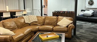 Relax & Play! Spacious 1BR Game Room & Trails