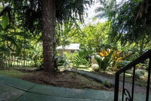 Comfort Bungalow, Balcony, Garden View | Free WiFi, wheelchair access - Cabañas Green House (San Vito)