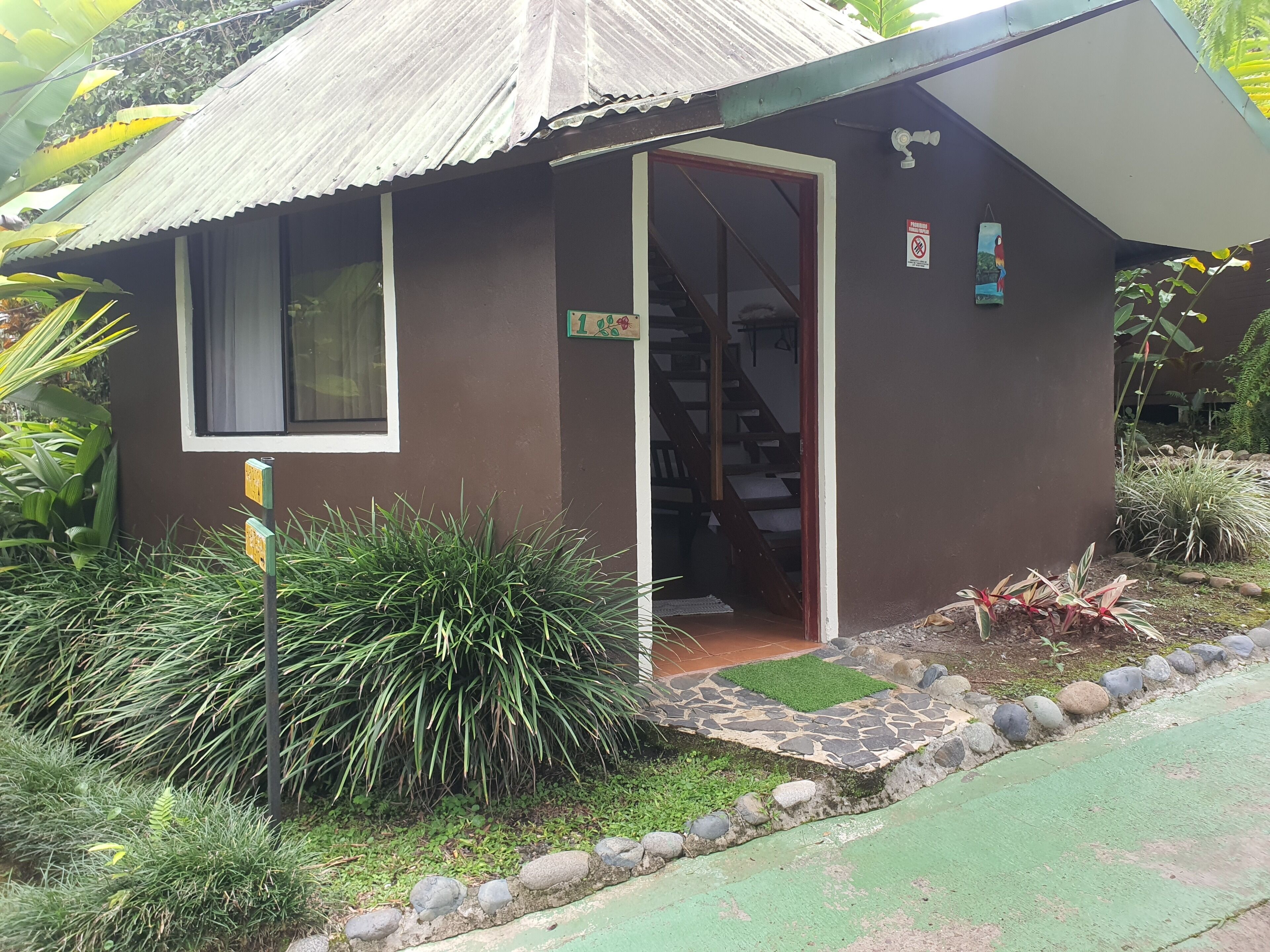 舒適四人房, 露台, 花園景 | 免費 Wi-Fi、方便輪椅出入