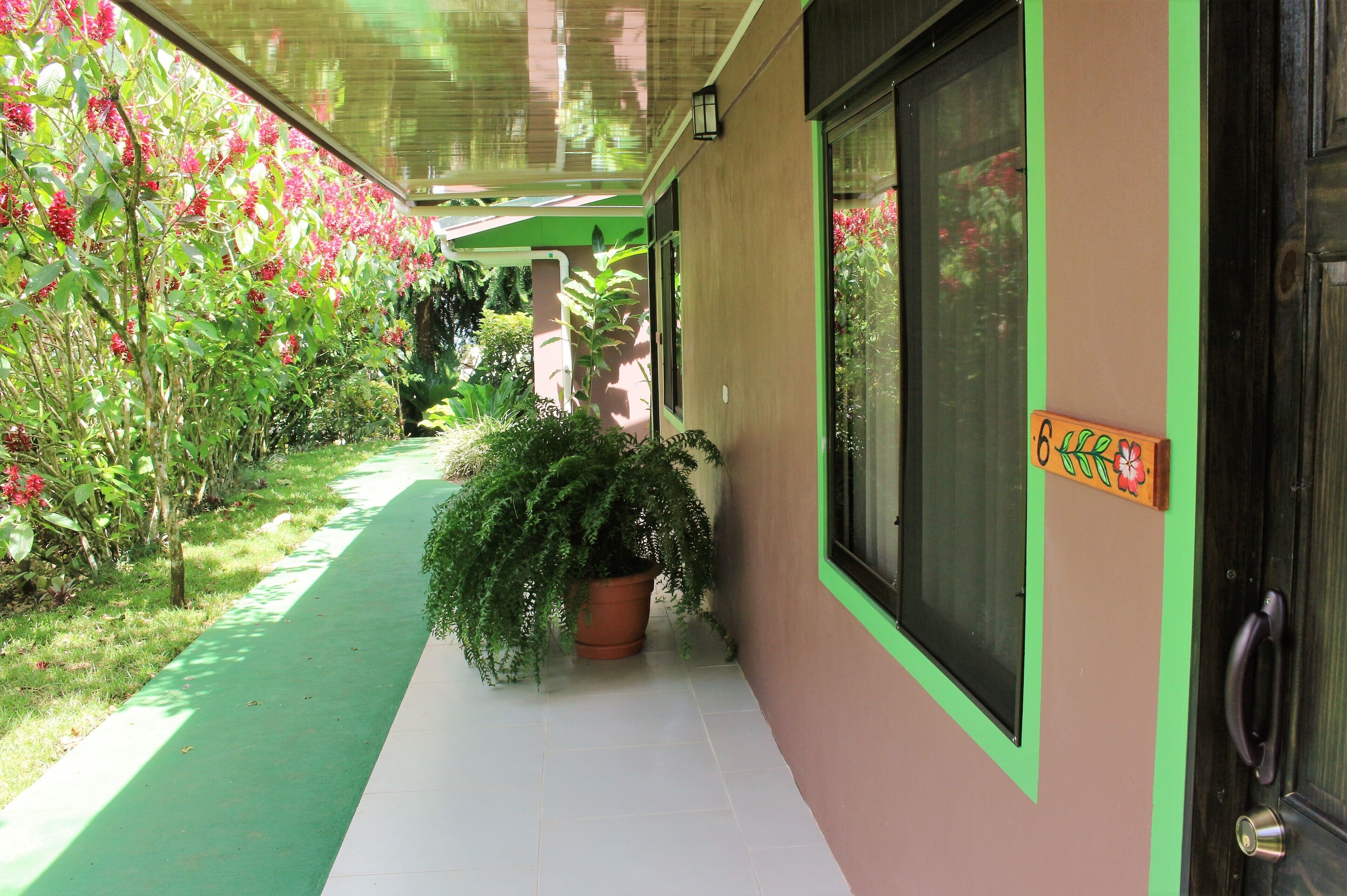 舒適雙人房, 露台, 花園景 | 免費 Wi-Fi、方便輪椅出入