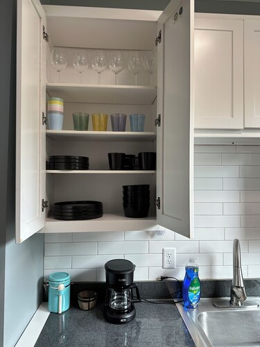 Safe Neighborhood STL-Rainbow Apt! Next to Forrest Park, with AC—Private Parking