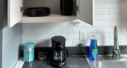 Safe Neighborhood STL-Rainbow Apt! Next to Forrest Park, with AC—Private Parking