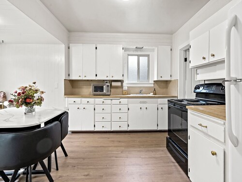 Cozy Seattle Stay Near UW & Green Lake  Walk to Parks & Cafés