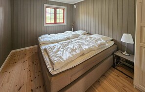 4 bedrooms, free WiFi - Gorgeous home in Eggedal with sauna (Eggedal)