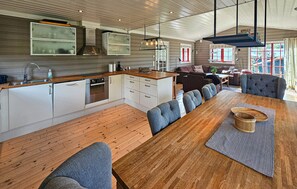 Fridge, oven, dishwasher, coffee/tea maker