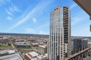 Estudio básico, vista a la ciudad | Vista a la ciudad