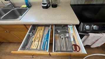 電子レンジ、オーブン、コンロ、食器洗い機