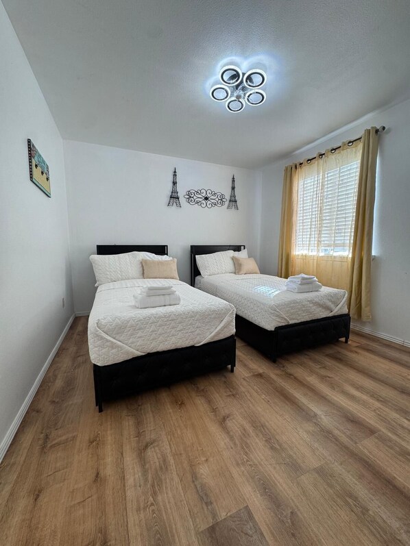 Iron/ironing board, WiFi, bed sheets