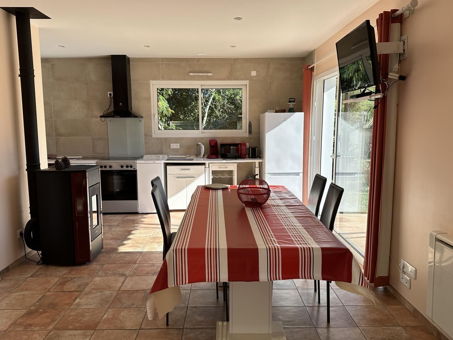 Micro-ondes, lave-vaisselle