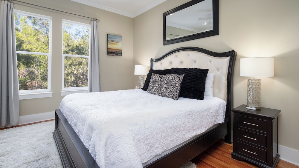 Image showcasing Experience luxury at Doctor's Orders, a spacious 4-bedroom retreat in ...