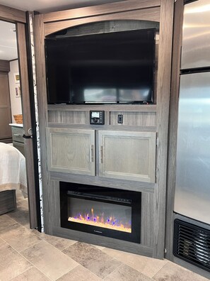 Interior - Tranquil Hill Country RV (Kempner)