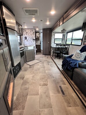 Interior - Tranquil Hill Country RV (Kempner)