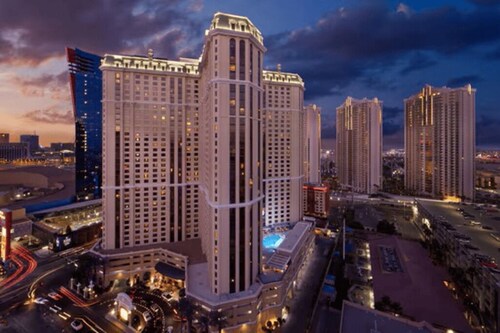 Marriott's Grand Chateau 2-bedroom villa in nice Las Vegas with fitness room, AC