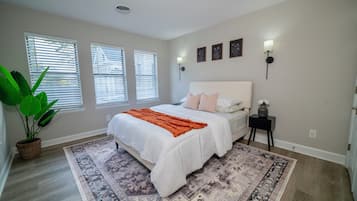 2 bedrooms, iron/ironing board, WiFi, bed sheets