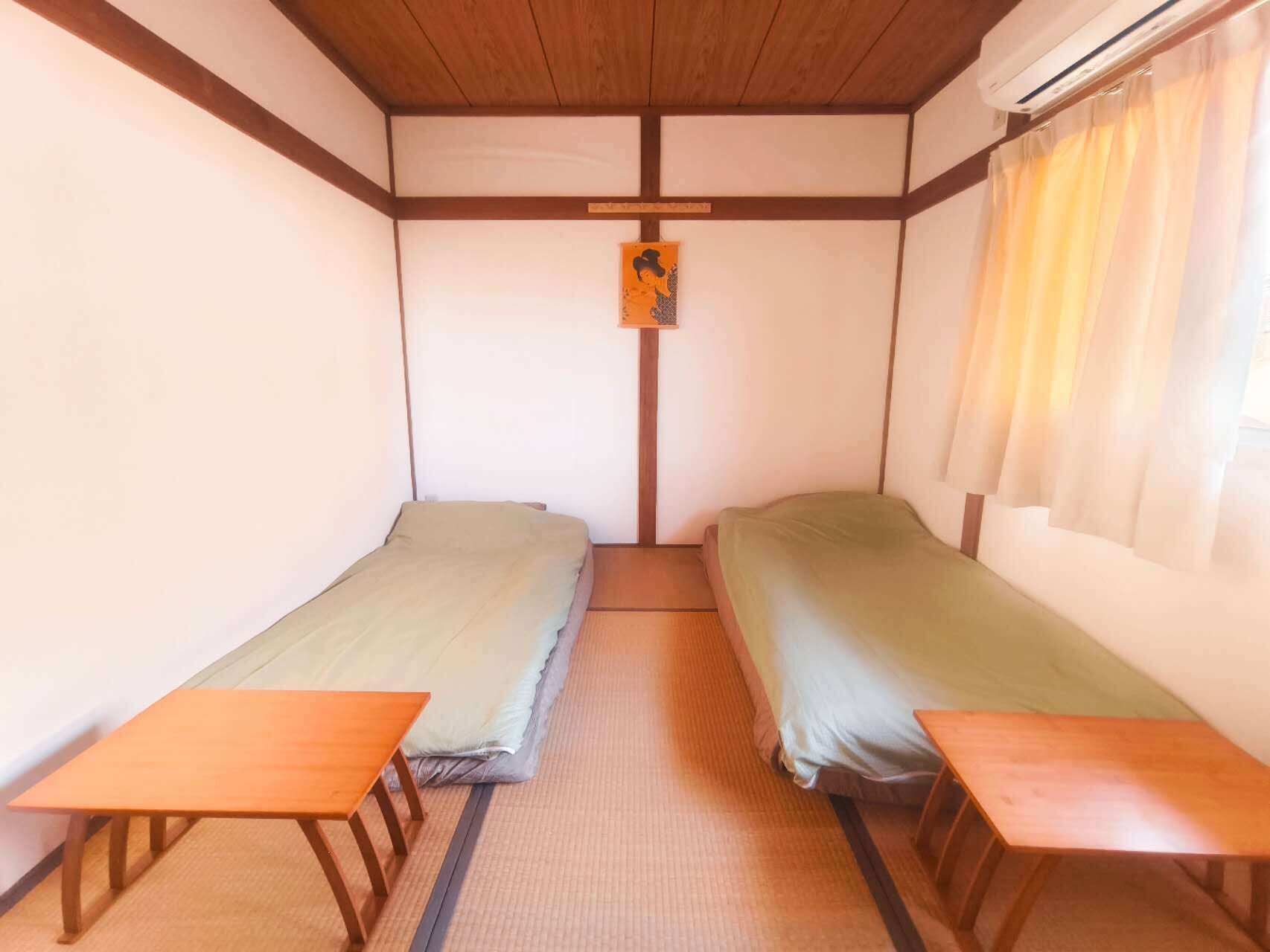 Free WiFi, bed sheets