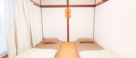 Free WiFi, bed sheets