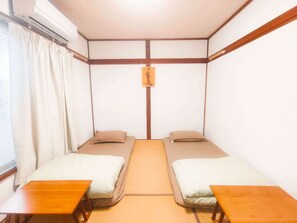 Free WiFi, bed sheets