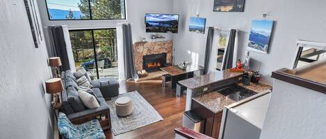 Televisión y chimenea