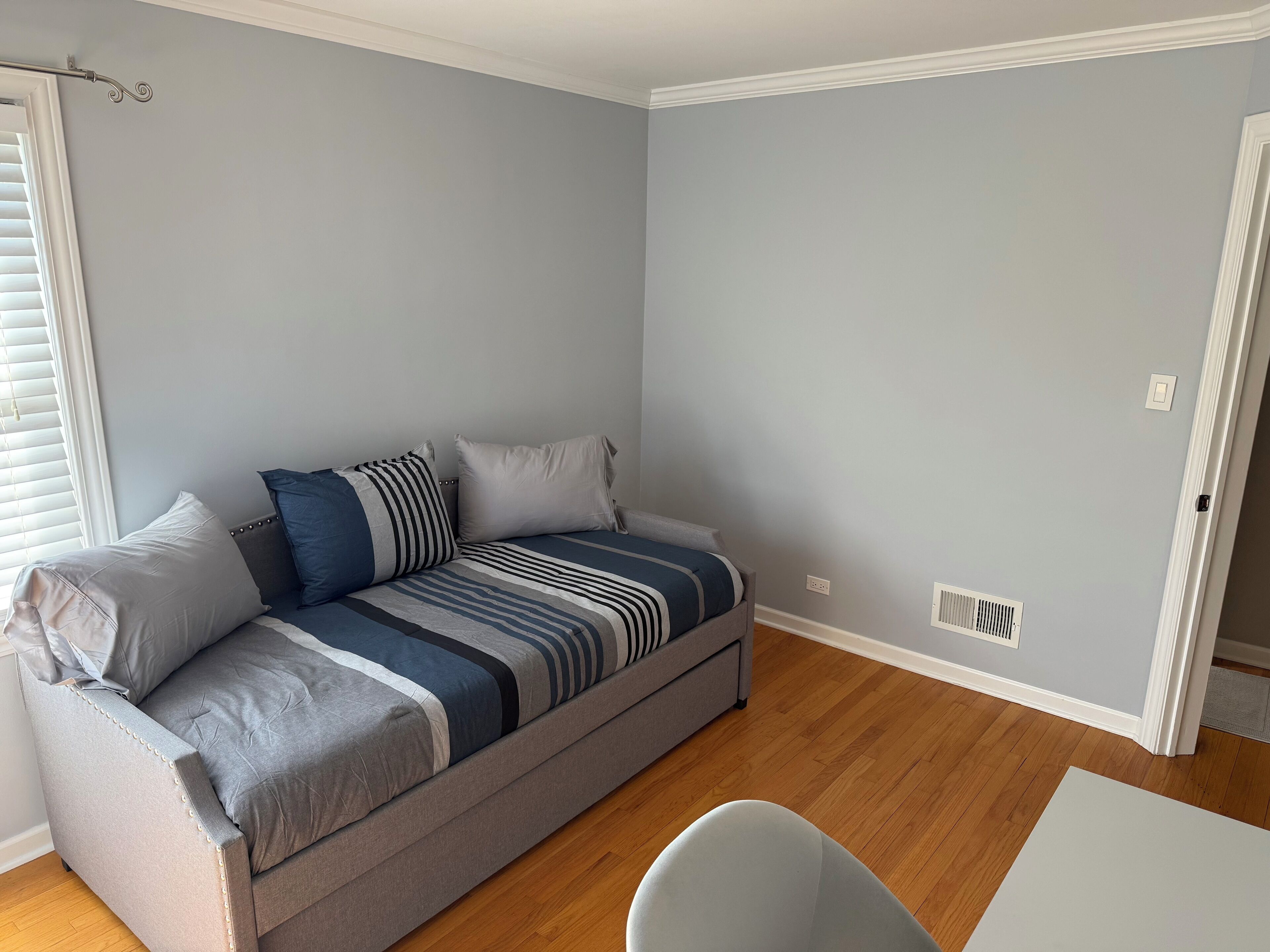 Smart TV, table tennis, stereo