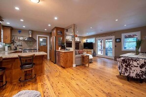 Interior - Your Truckee Retreat w/ Backyard Oasis (Truckee)