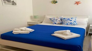 Apartment | 2 bedrooms, iron/ironing board, bed sheets - Seaside Escape With Balcony Views (Portovenere)