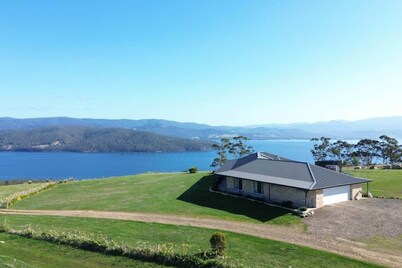 Bruny Horizon - Where the Country meets the Sea