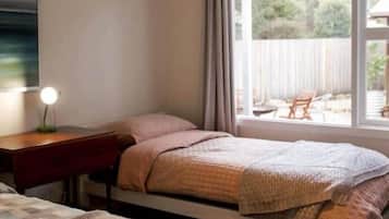 2 bedrooms, WiFi, bed sheets