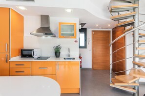 Private kitchen - Aparthotel Las Palmeras (Castelldefels)