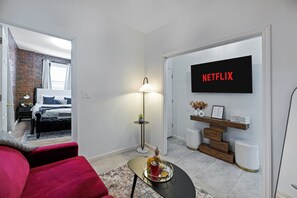 1 bedroom, internet, bed sheets