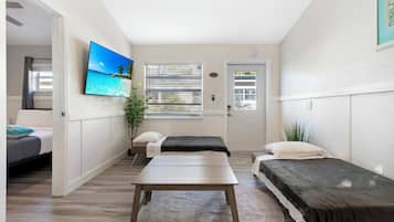 1 habitación, tabla de planchar con plancha, wifi gratis y ropa de cama