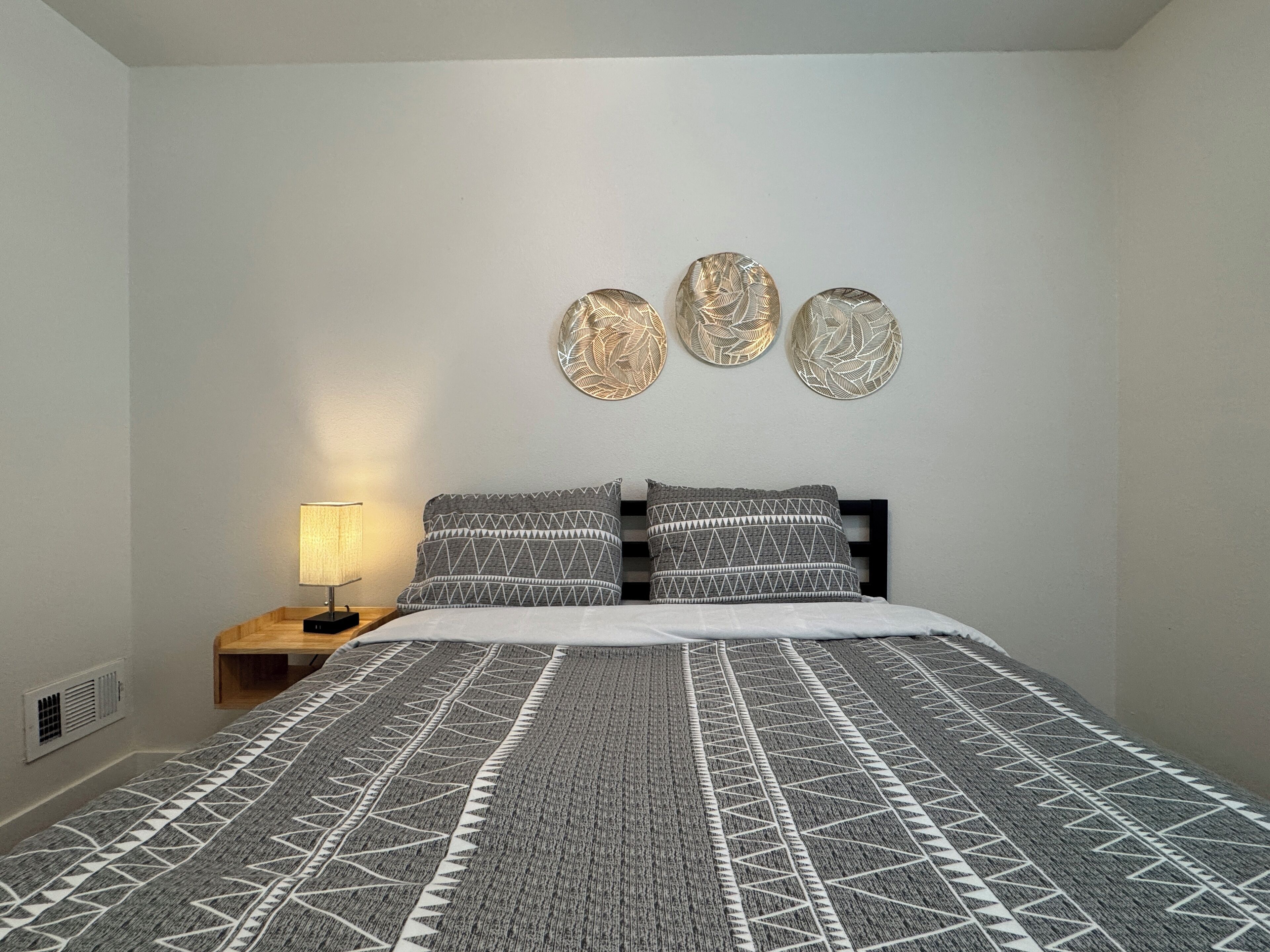 2 bedrooms, WiFi, bed sheets