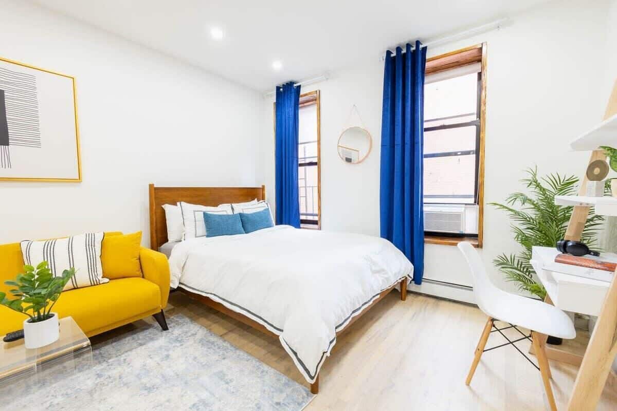 Studio, 1 Queen Bed, Non Smoking, Kitchen | Desk, laptop workspace, iron/ironing board, free WiFi