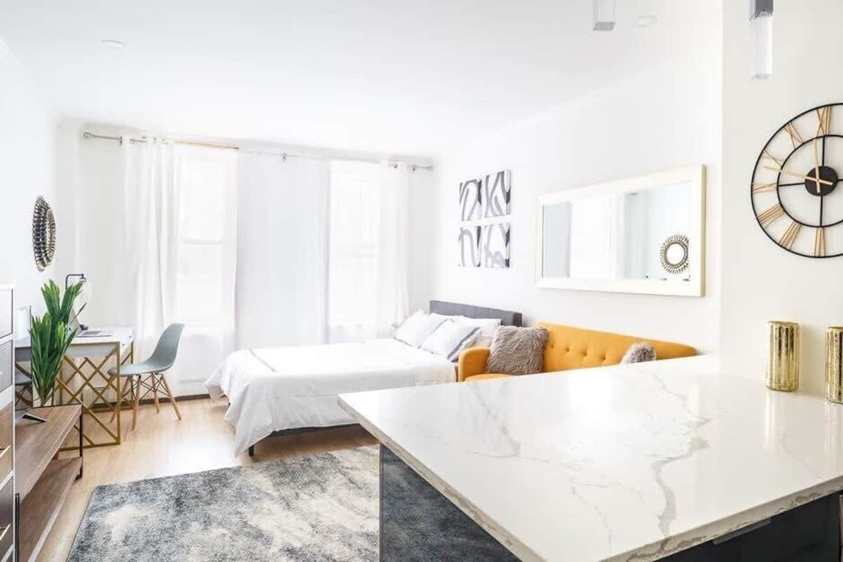 Studio | Desk, laptop workspace, iron/ironing board, free WiFi