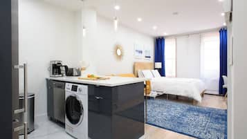 Estúdio, para não fumantes, banheiro privativo | Escrivaninha, espaço de trabalho para notebook