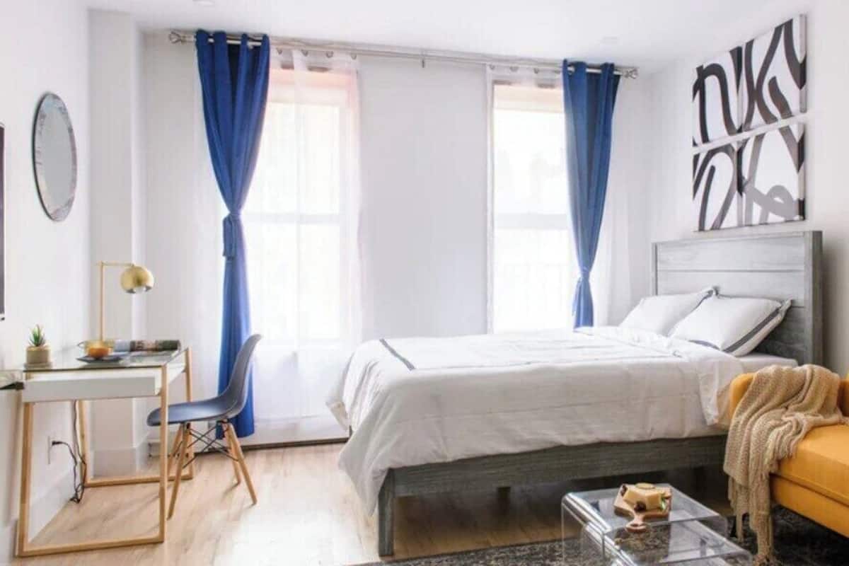 Studio, 1 Queen Bed, Non Smoking | Desk, laptop workspace, iron/ironing board, free WiFi