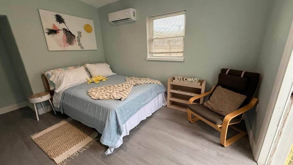 Casa Deluxe, alberca privada, vista al jardín | Caja de seguridad en la habitación y tabla de planchar con plancha 