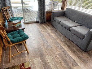 Smart-TV, videospill, DVD-spiller og bøker