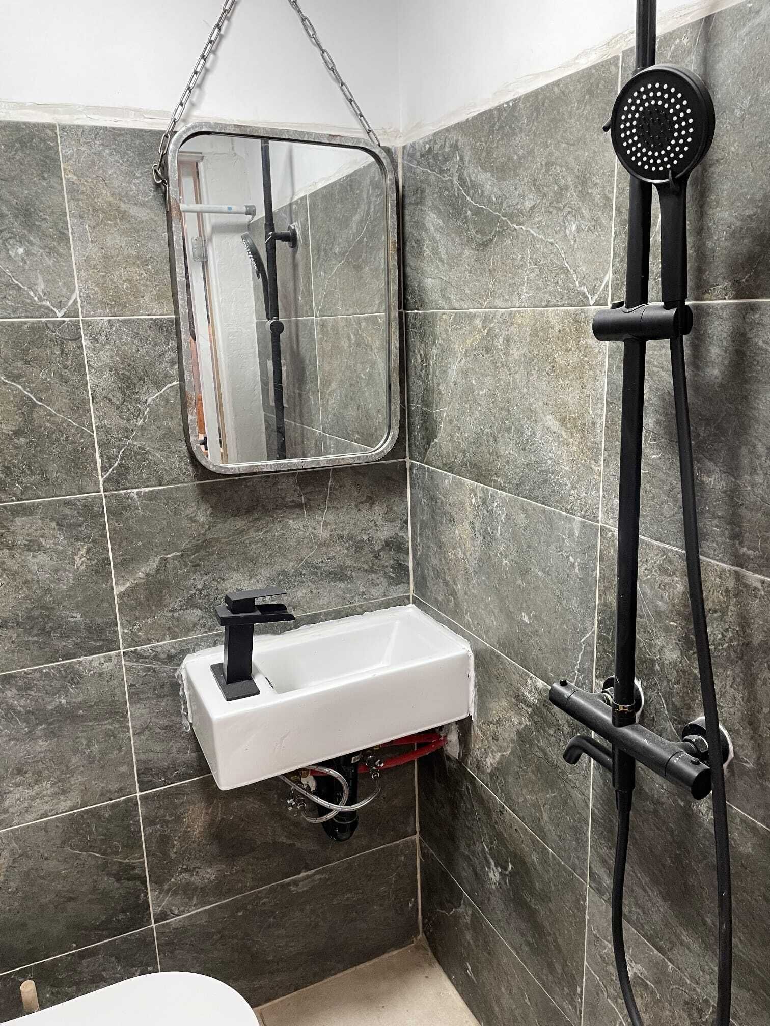 タオル、トイレットペーパー