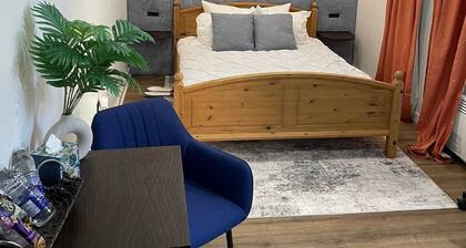 Private bedroom in Chambly | Waterfront | 30 minutes from Montreal