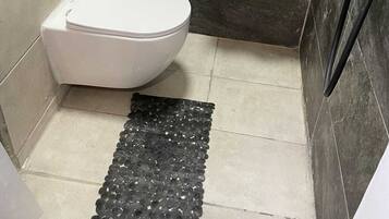 Toallas y papel de baño