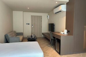 Ảnh chưa phân loại, 3 trong số 17 ảnh, nút
