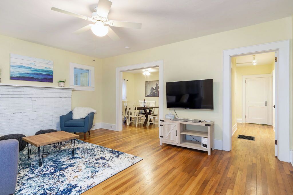 Smart TV, DVD player, books