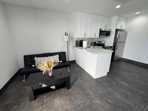 Clewiston Comfort #2 – Modern 1BR Escape