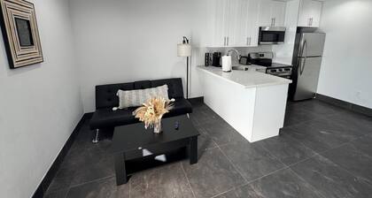 Clewiston Comfort #2 – Modern 1BR Escape