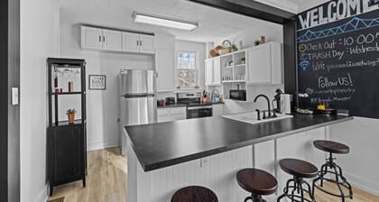 💦 Luxe Retreat Home @ Griffith Ave – Prime Location! ➠ 524W