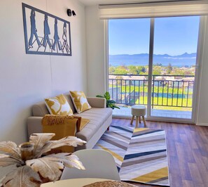 TV - Beautiful apartment with excellent volcano and lake view. (Villarrica)