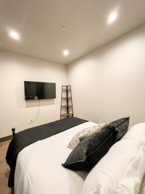 4 bedrooms, WiFi, bed sheets